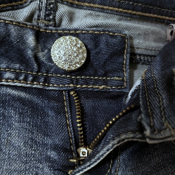 L.A.Idol Edgy Capris Denim - Picture 8 of 12